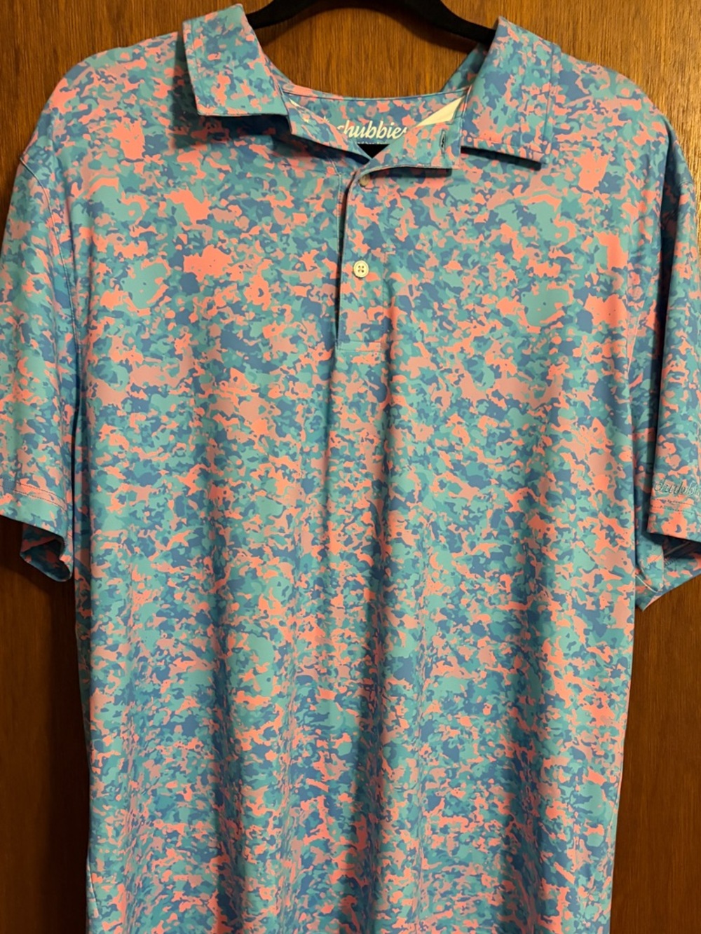 NEW WITHOUT TAGS Chubbies Men’s Pink & Aqua Print Polo Shirt